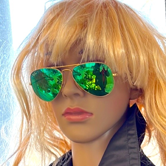 COPY - Flash Sale!🎉🎉COPY - Ray-Ban Aviators Green Flash Mirrored Sunglasses - Picture 4 of 8